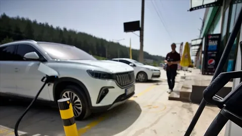 Otomotiv Sektöründe Elektrikli Araç Satışları Rekor Kırdı