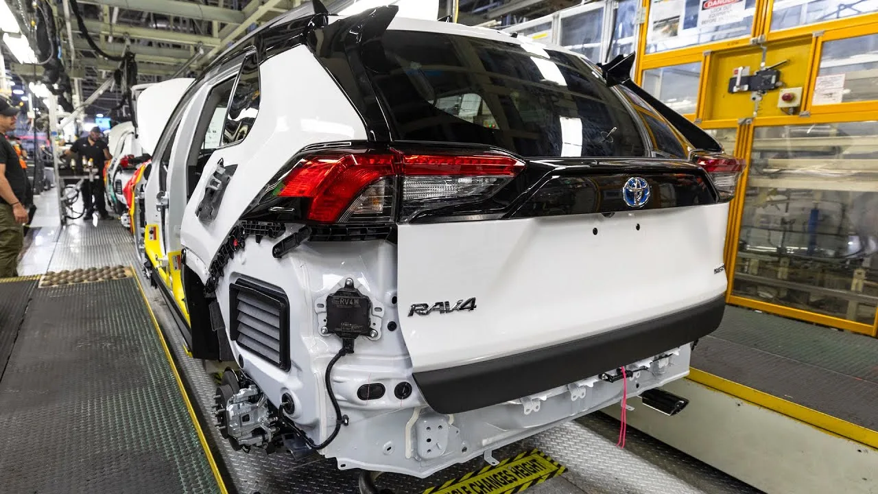 Toyota, RAV4 Üretim Tesisine 7 Adet İnsansı Robot Entegre Ediyor